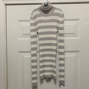 3/$15 It's Our Time Gray & White Striped Ribbed Turtleneck Sweater Size Small